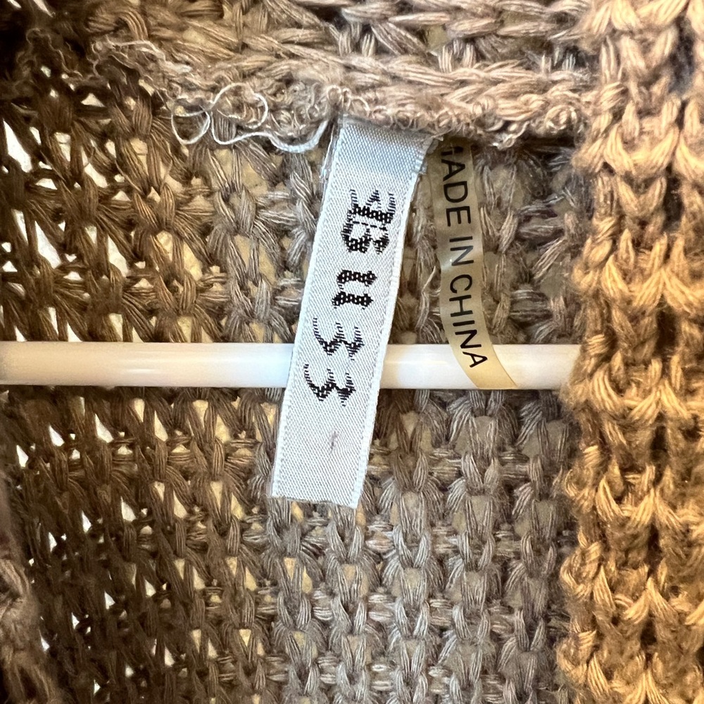 Elegant Brown Knit Cardigan‎ with Fur Trim OS *missing one button* - Picture 2 of 6